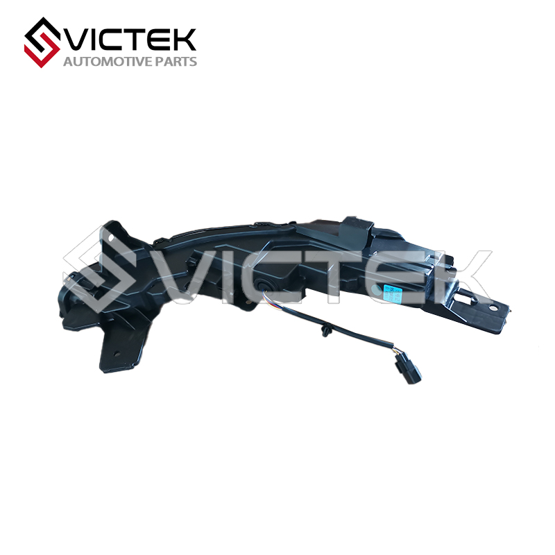 Передний дневной ходовой огонь левый