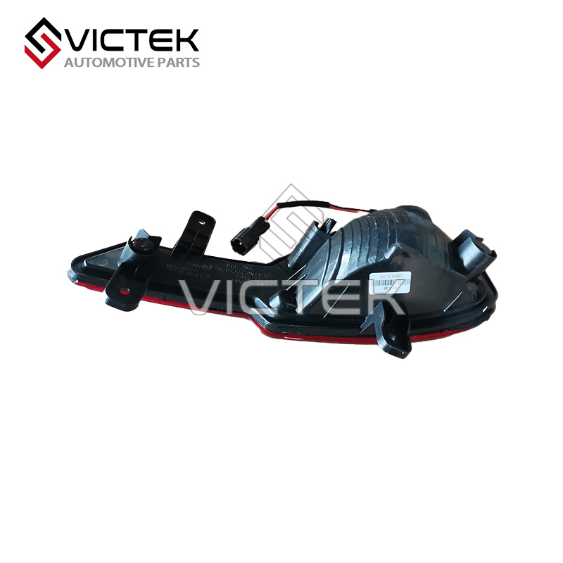 Задний противотуманный фонарь правый